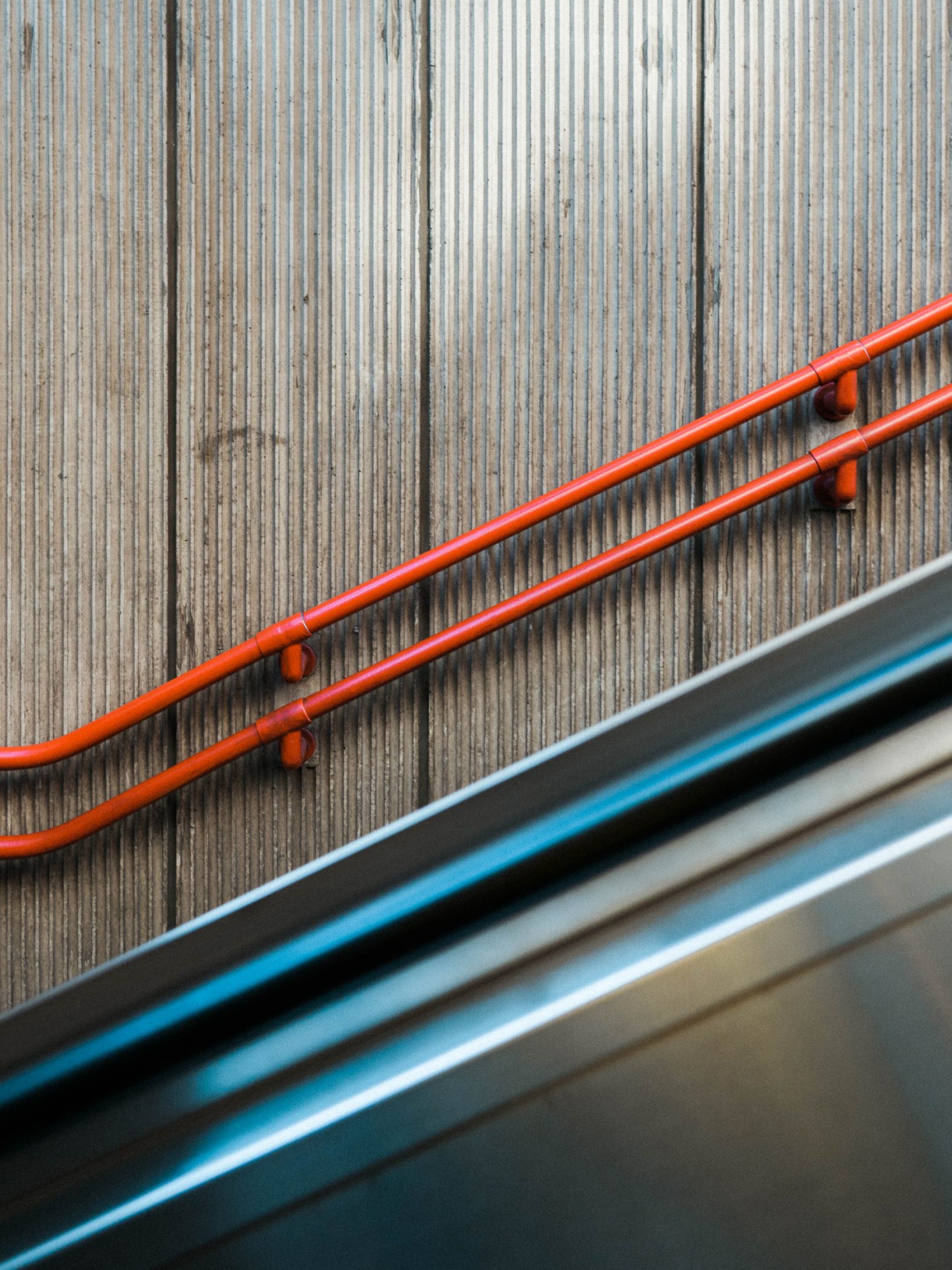 Rulltrappa med handräcke