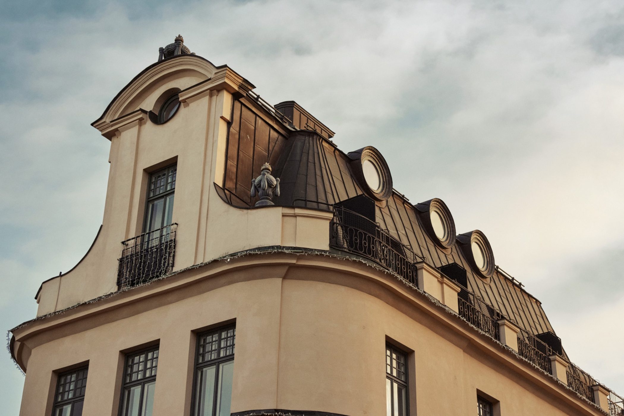 The top of a old elegant building